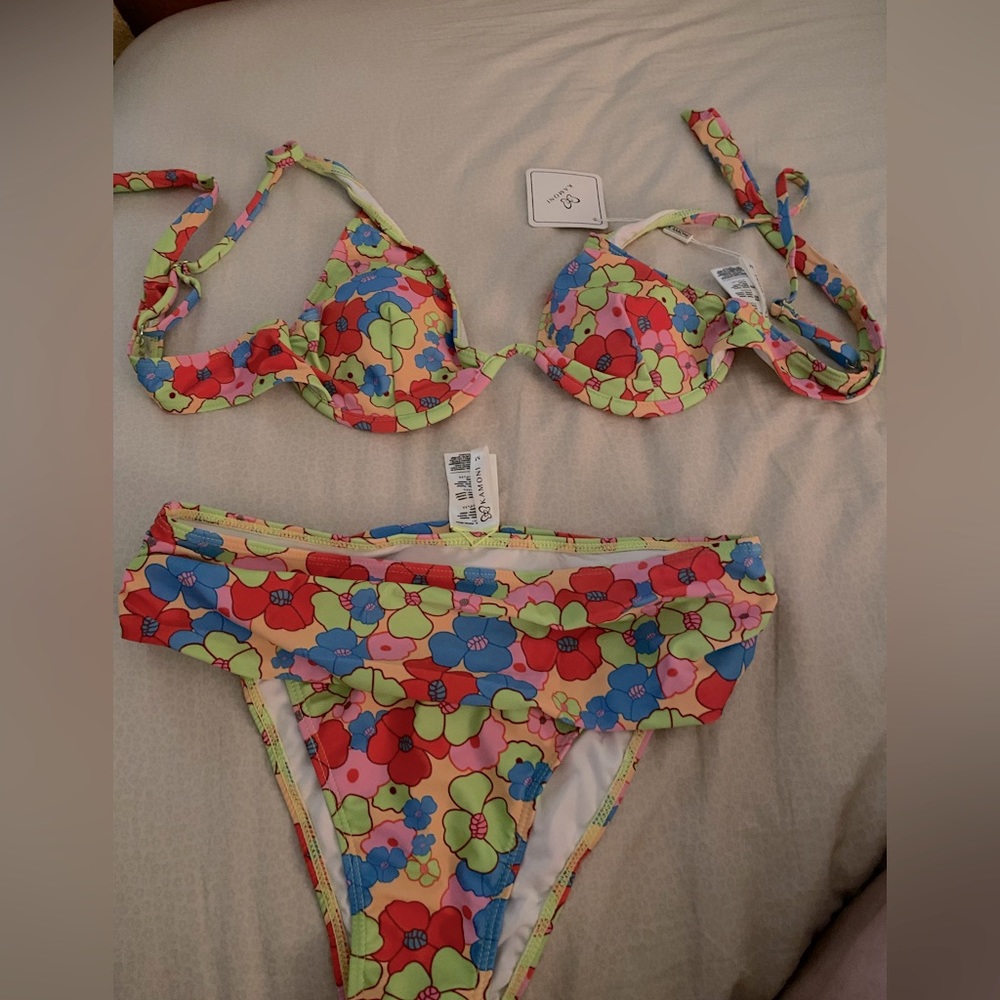 NWT Kamoni size M bikini high waist